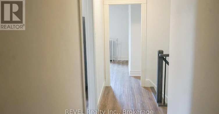 UPPER-21 Plymouth Road, Welland, ON, L3B 3C4 - 9