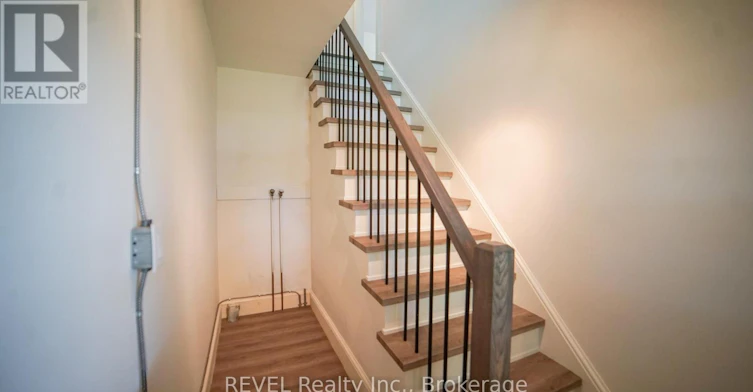 UPPER-21 Plymouth Road, Welland, ON, L3B 3C4 - 3