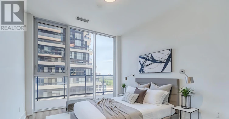 705-10 Inn ON The Park Drive, Toronto, ON, M3C 0P9 - 5