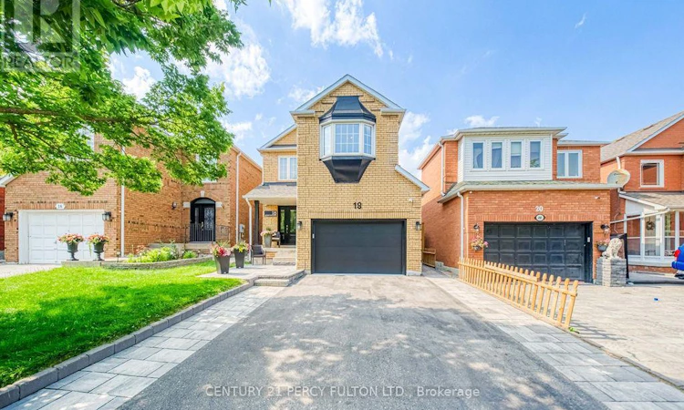 18 Booth Crescent