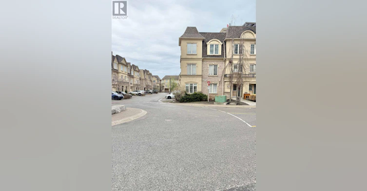 71-1250 St Martins Drive, Pickering, ON, L1W 0A2 - 2