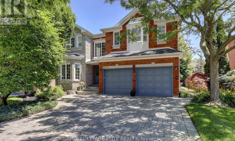 1019 Skyvalley Crescent