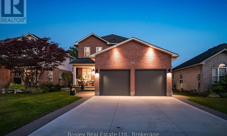 24 Watson Crescent