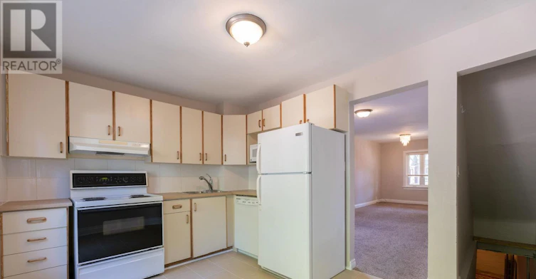 326 Monarch Park Avenue, Toronto, ON, M4J 4T1 - 11