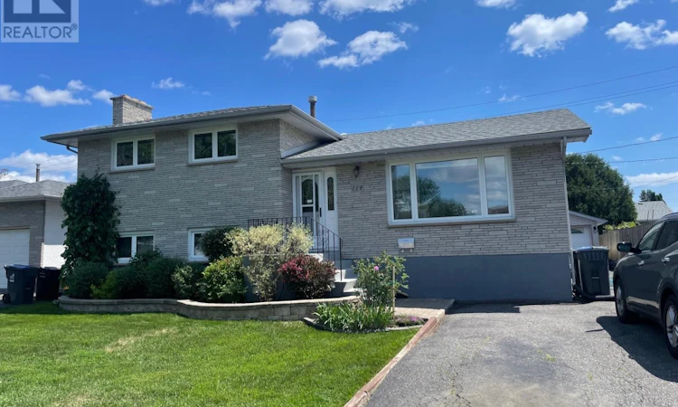 118 Bayberry Crescent
