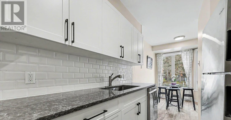 1607 Locksley Lane, Ottawa, ON, K1J 1B6 - 12