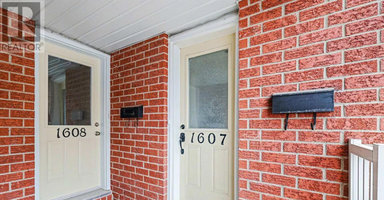1607 Locksley Lane, Ottawa, ON, K1J 1B6 - 3