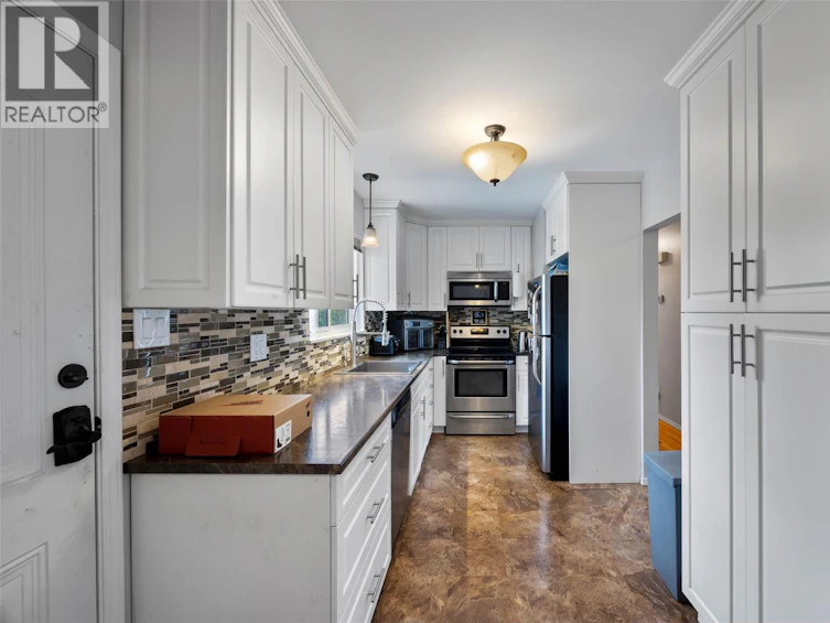 740 Sherwood Drive, Kamloops, BC, V2B 4E5 - 8