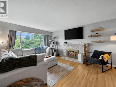 740 Sherwood Drive - 3