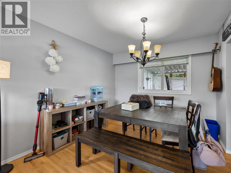 740 Sherwood Drive, Kamloops, BC, V2B 4E5 - 5