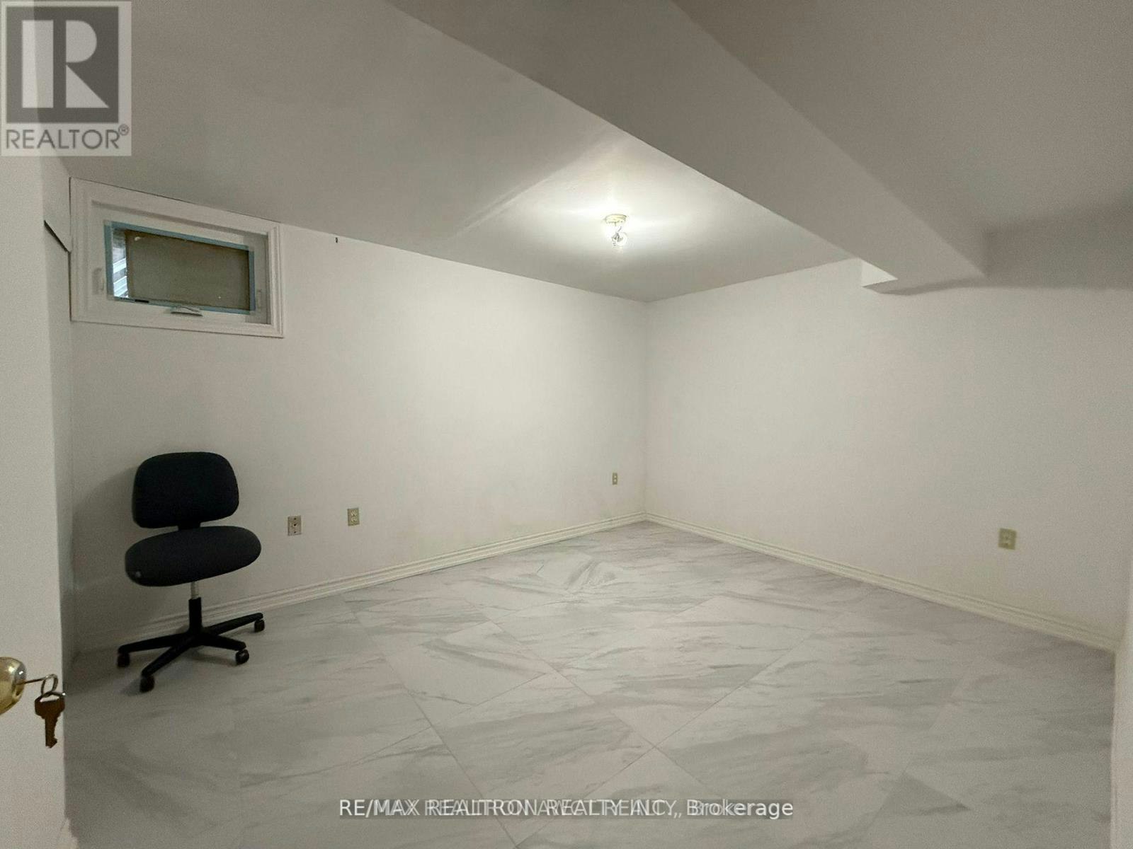 61 Wilmont Drive, Toronto, ON, M3N 1N5 - 4