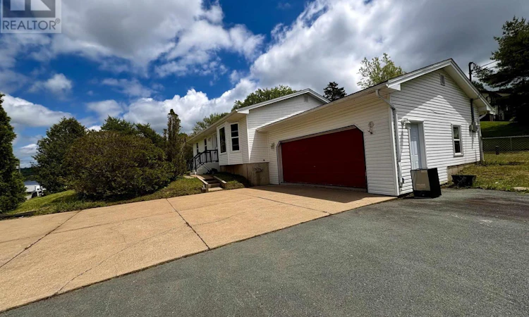 1 Whites Lake Avenue