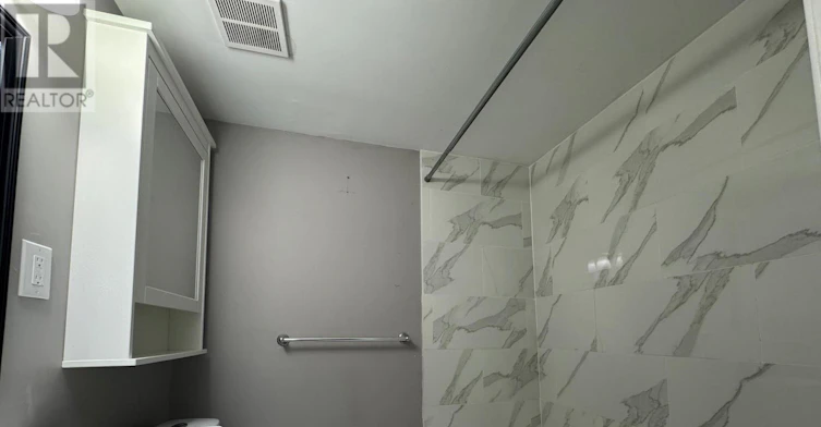 LOWER-387 Upper Gage Avenue, Hamilton, ON, L8K 4X9 - 3