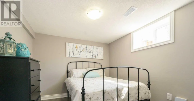 LOWER-387 Upper Gage Avenue, Hamilton, ON, L8K 4X9 - 2