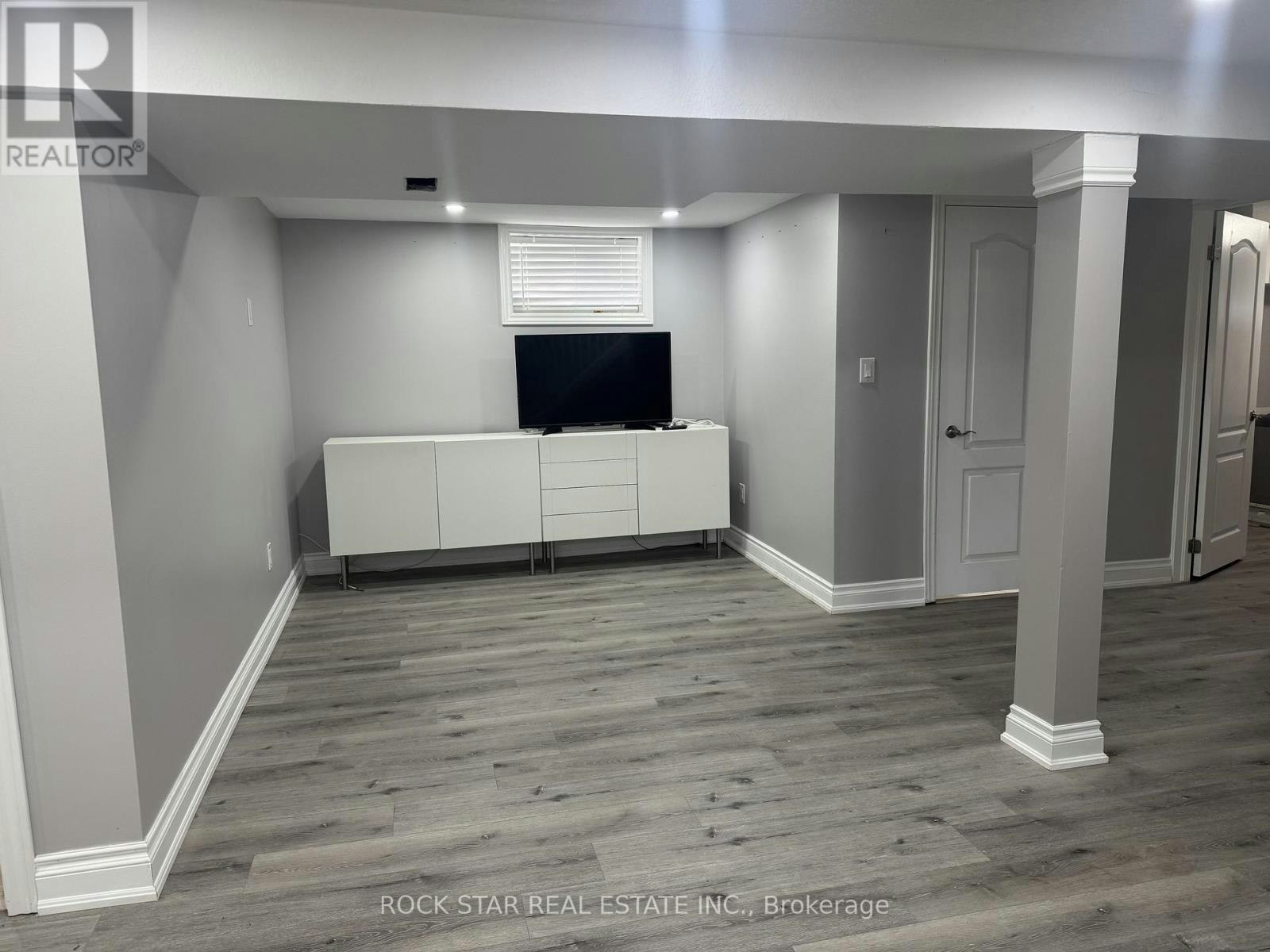 LOWER-387 Upper Gage Avenue, Hamilton, ON, L8K 4X9 - 5