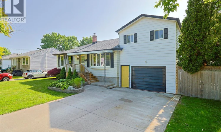898 Grandview Avenue