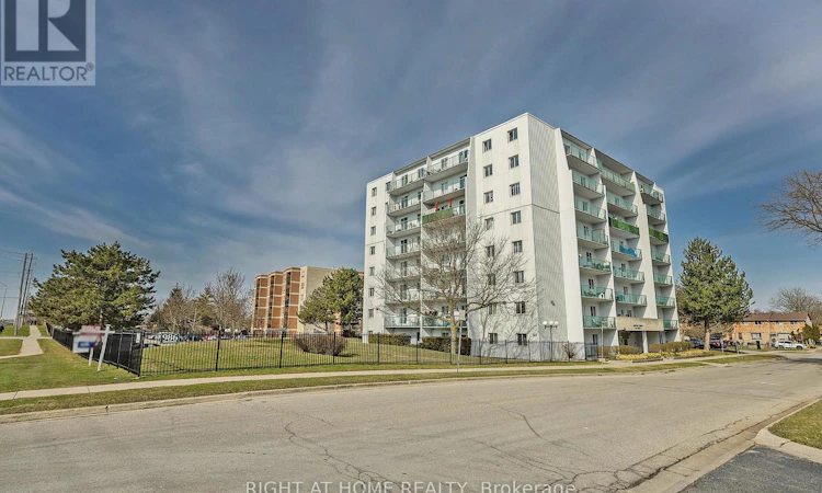 701-986 Huron Street