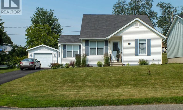 121 Creighton Street South