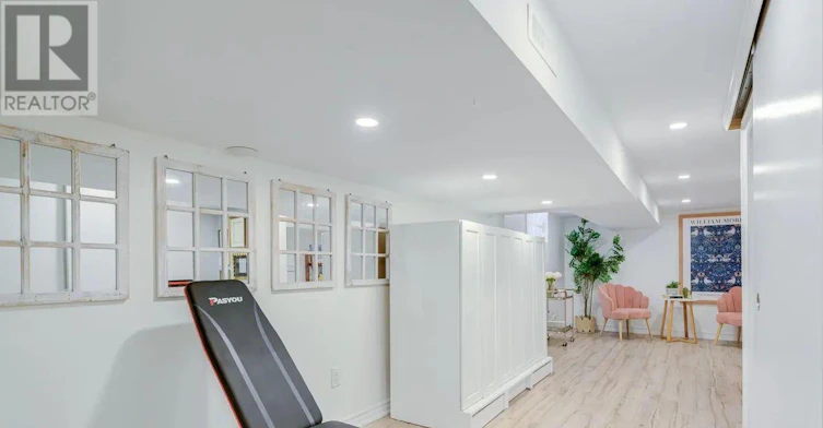 114 Springdale Boulevard, Toronto, ON, M4J 1W9 - 20
