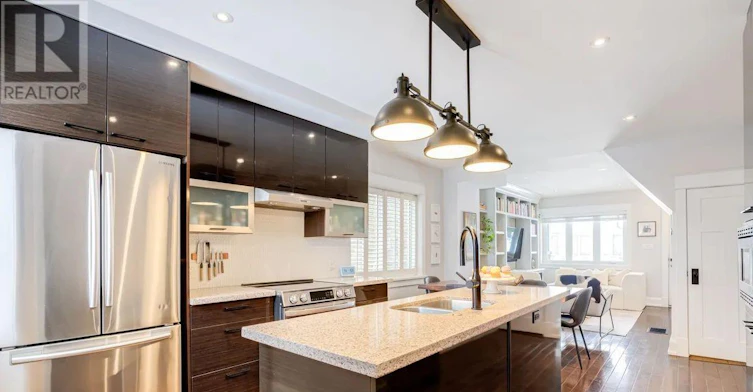 114 Springdale Boulevard, Toronto, ON, M4J 1W9 - 7