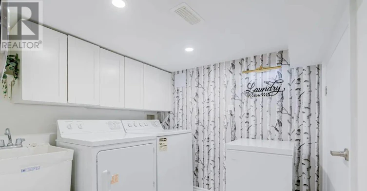 114 Springdale Boulevard, Toronto, ON, M4J 1W9 - 17