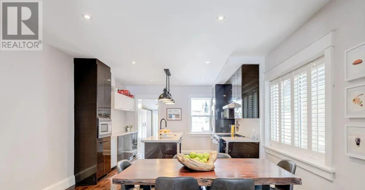 114 Springdale Boulevard, Toronto, ON, M4J 1W9 - 6