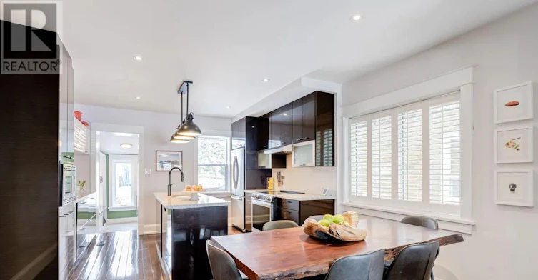 114 Springdale Boulevard, Toronto, ON, M4J 1W9 - 9