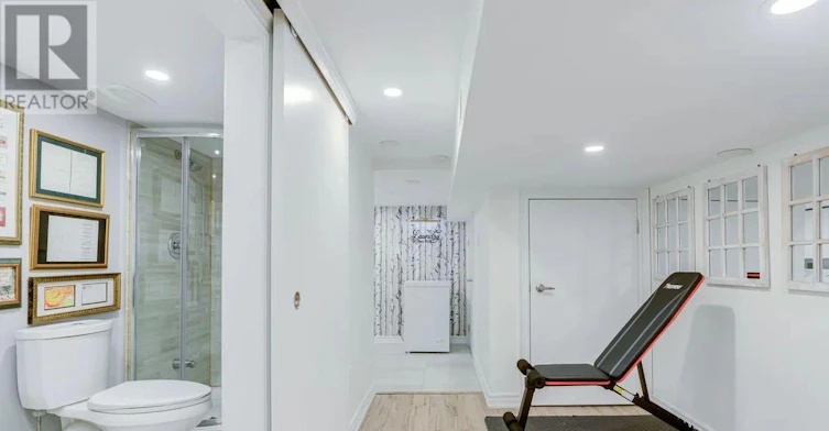 114 Springdale Boulevard, Toronto, ON, M4J 1W9 - 19
