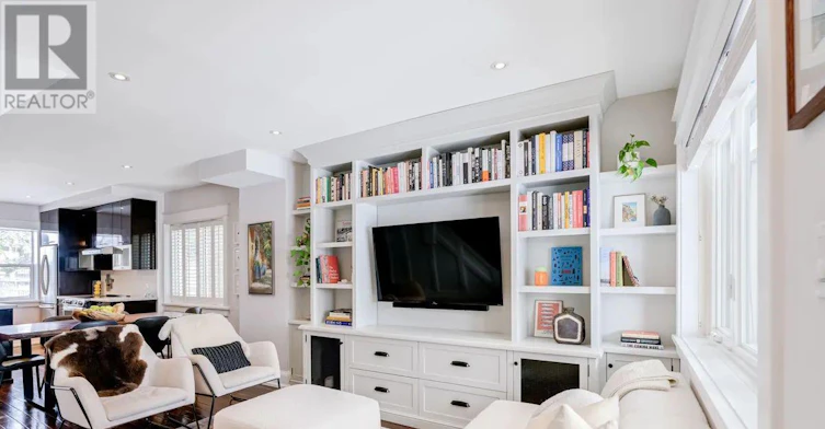 114 Springdale Boulevard, Toronto, ON, M4J 1W9 - 2