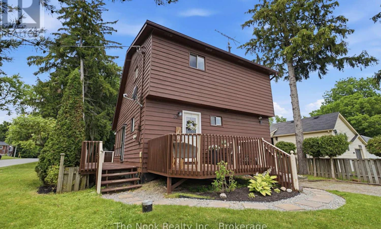 30 Lakeview Avenue