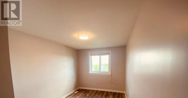 MAIN-668A Butternut Avenue, Waterloo, ON, N2V 2L1 - 5