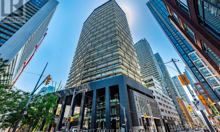 1803-125 Peter Street