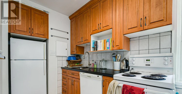 4-50 Glenrose Avenue, Toronto, ON, M4T 1K4 - 4