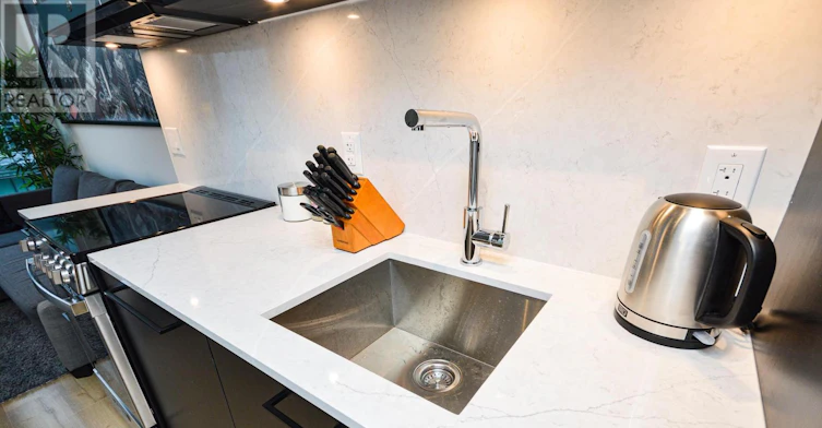 135 Liberty Street EAST, Toronto, ON, M6K 0G7 - 13