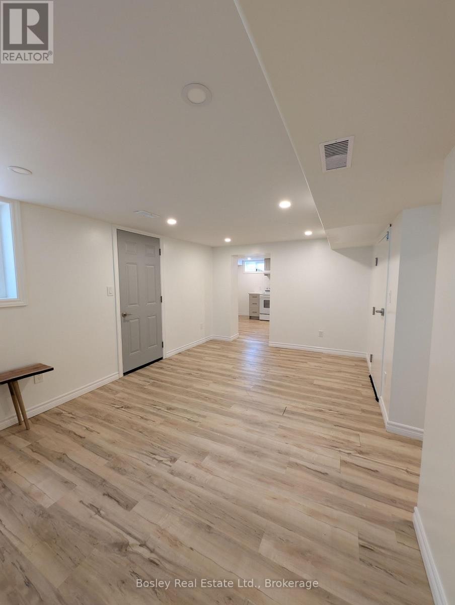 LOWER-102 Kensington Street, Guelph, ON, N1E 3P9 - 5