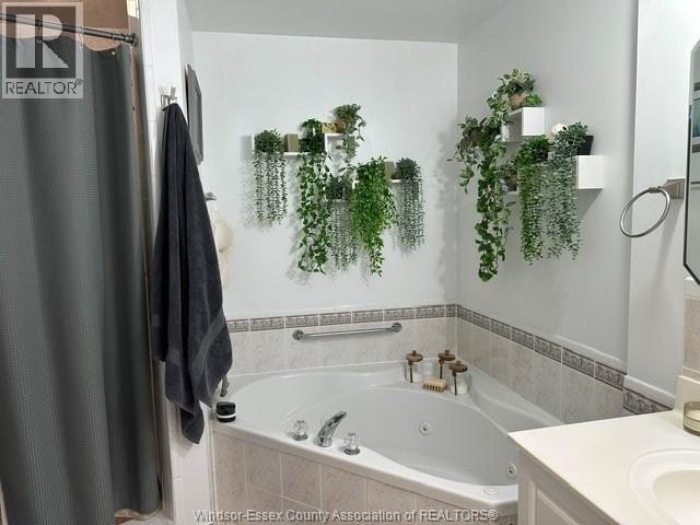 205-4789 Riverside Drive East, Windsor, ON, N8Y 5A2 - 19