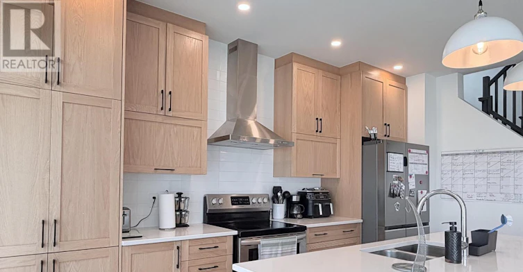 535 Honeylocust Avenue, Ottawa, ON, K2V 0L8 - 9