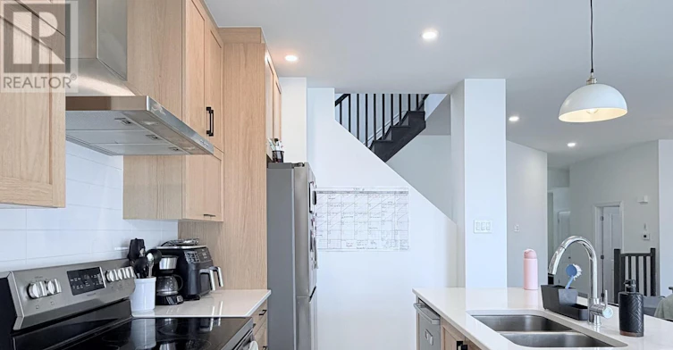535 Honeylocust Avenue, Ottawa, ON, K2V 0L8 - 10