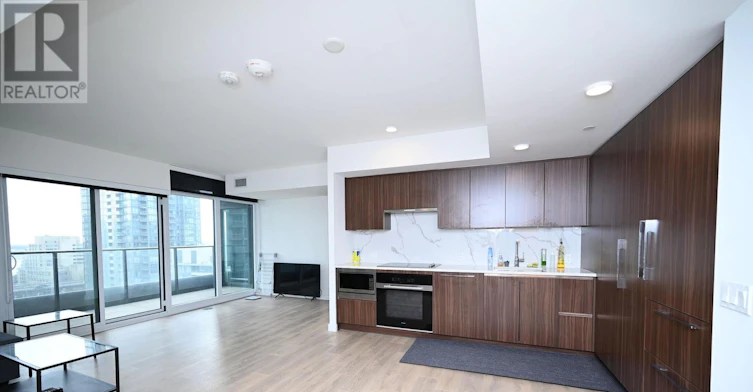 1021-3 Concord Cityplace Way, Toronto, ON, M5V 0X4 - 10
