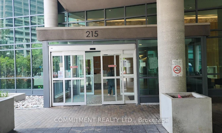 215-215 Fort York Boulevard