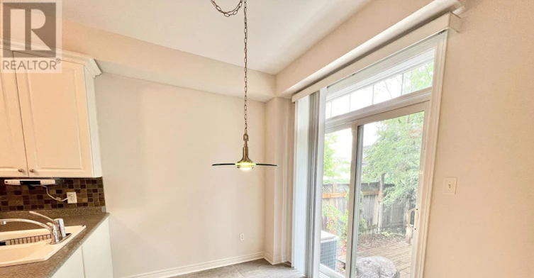 30 Clovis Street, Vaughan, ON, L4J 8W7 - 4