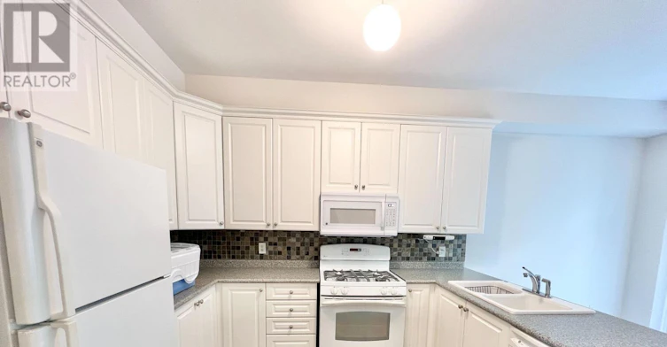 30 Clovis Street, Vaughan, ON, L4J 8W7 - 6