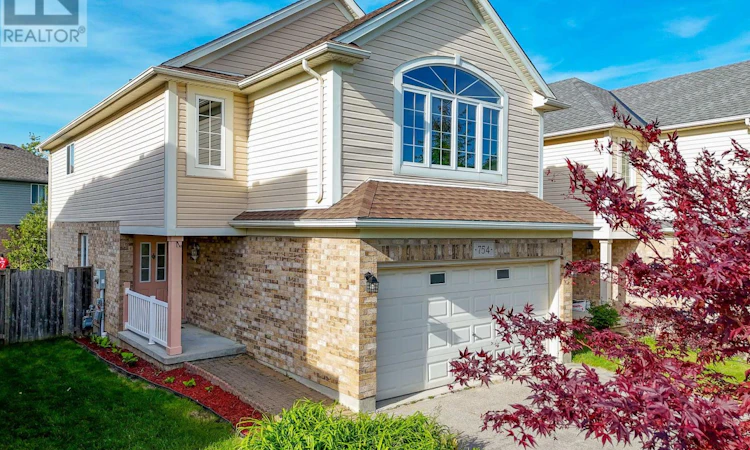 754 Hedgerow Place