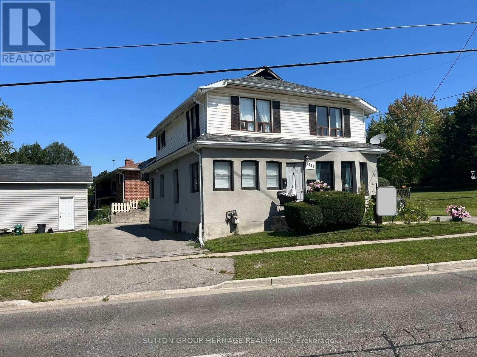 1076 King Street E, Oshawa, ON, L1H 1H5