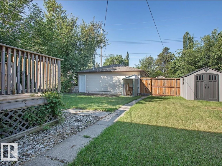 9072 52 Street NW, Edmonton, AB, T6B 1G2 - 23