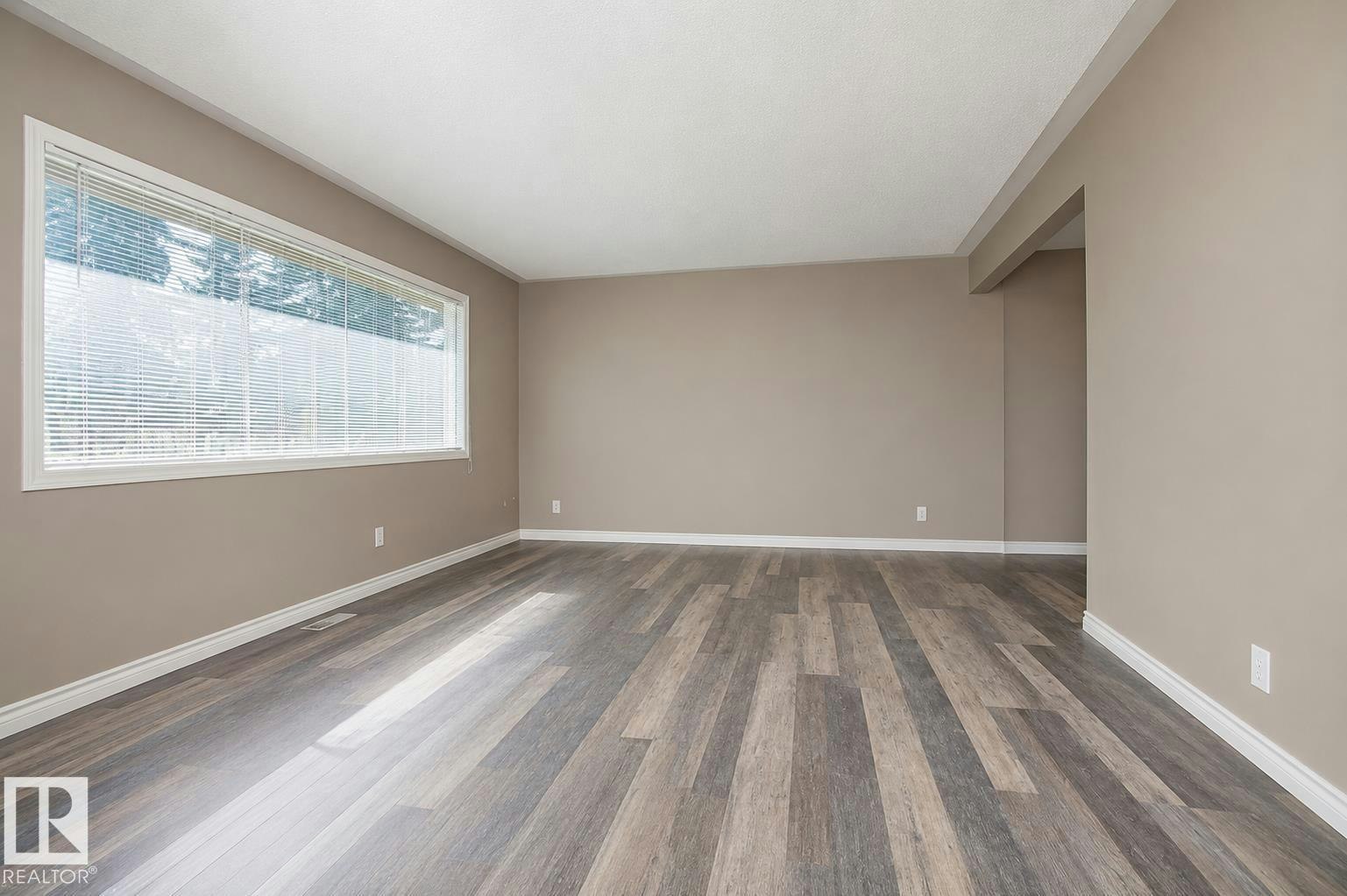 9072 52 Street NW - 2