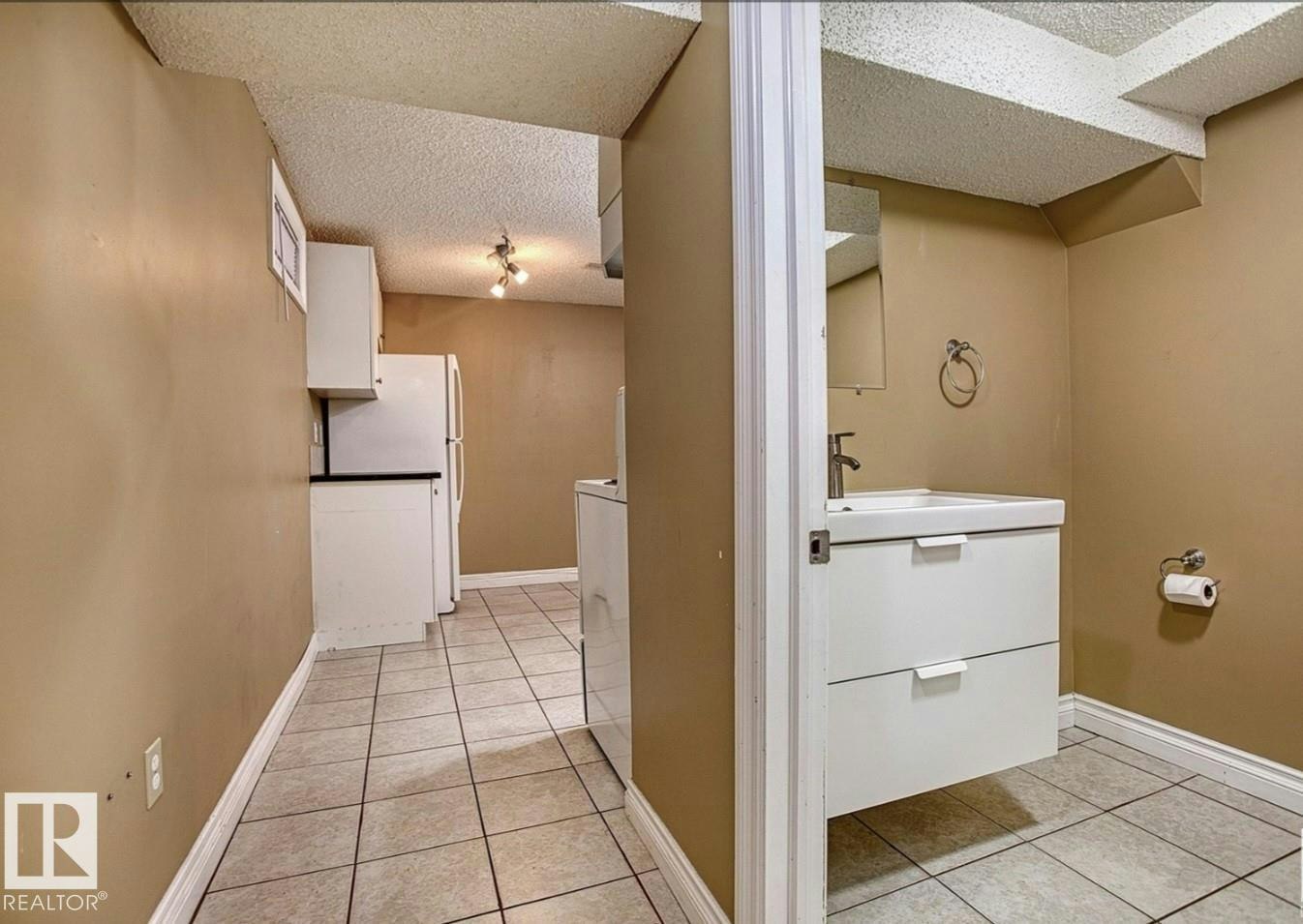 9072 52 Street NW, Edmonton, AB, T6B 1G2 - 20