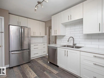 9072 52 Street NW - 5
