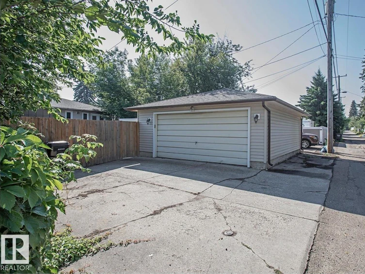 9072 52 Street NW, Edmonton, AB, T6B 1G2 - 26