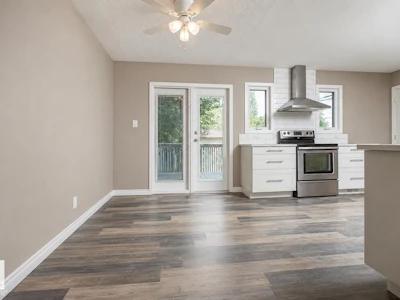 9072 52 Street NW - 3